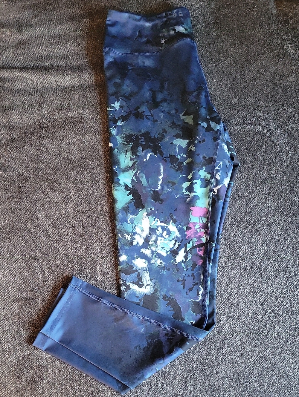 tek gear Navy Floral-Print High-Rise Leggings